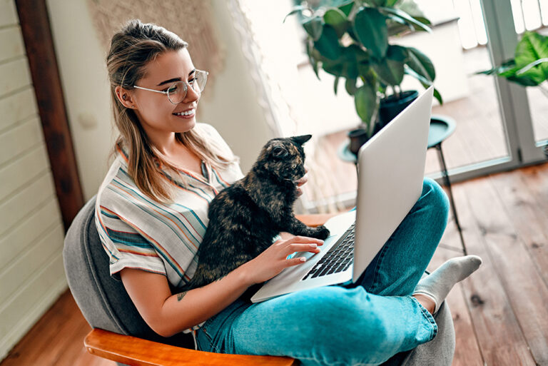 Trabalhar em casa com os seus animais de estimação, é possível?